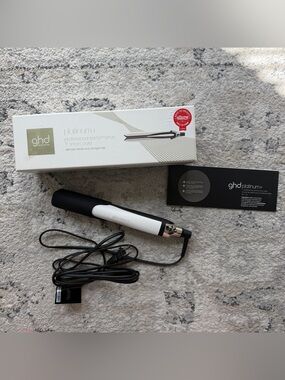 ghd Platinum+ Styler 1” Flat Iron – Like New